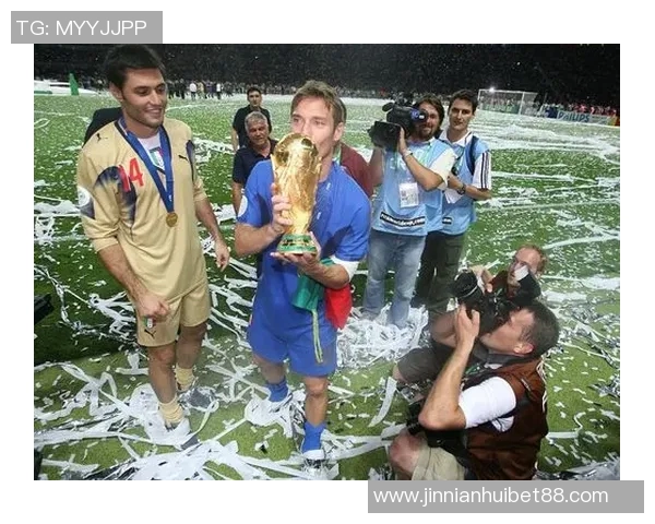 托蒂回忆2004年欧洲杯吐口水事件深感后悔与羞愧